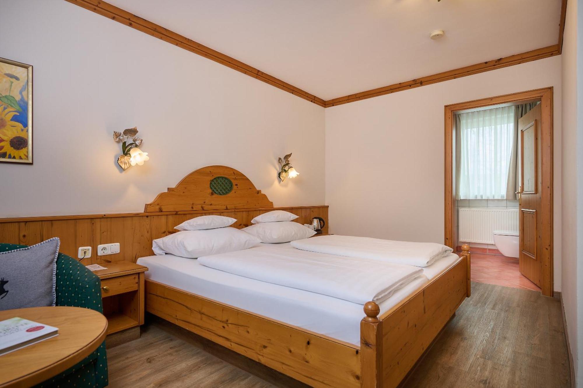 Hotel Am See Neutraubling Pokoj fotografie