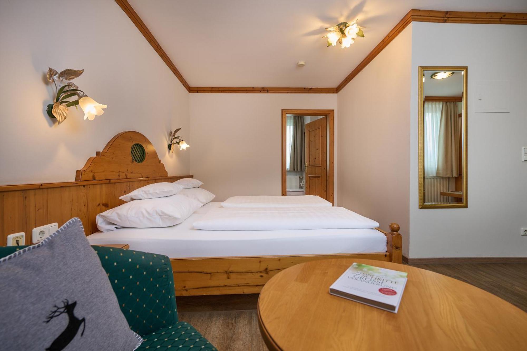 Hotel Am See Neutraubling Pokoj fotografie